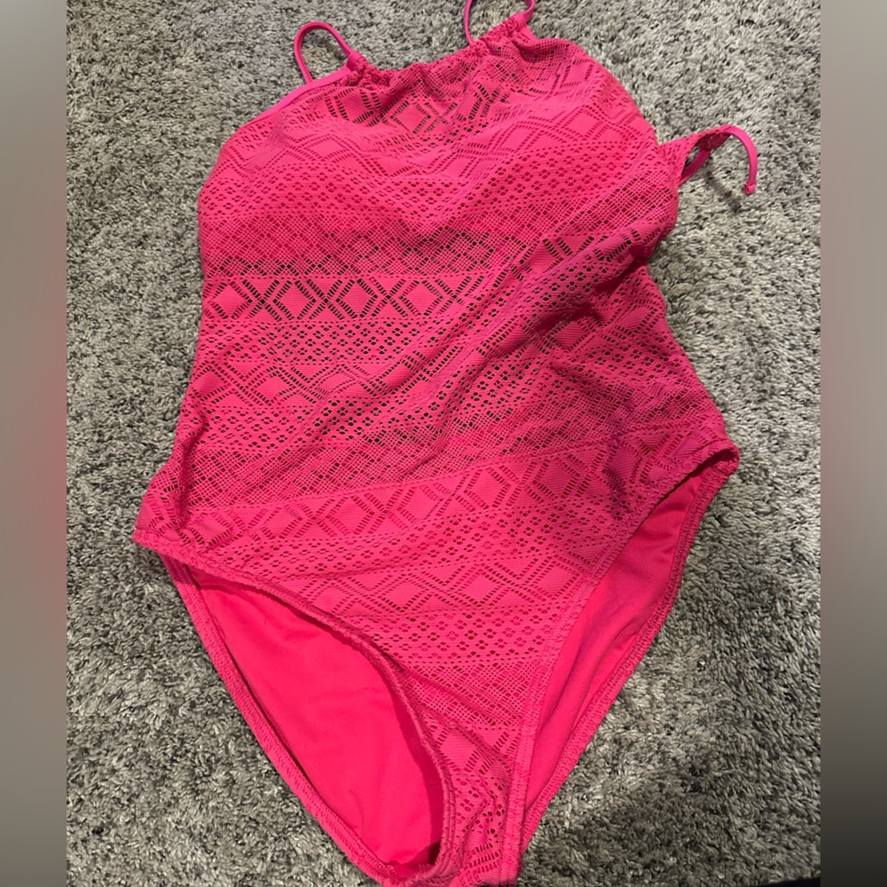 Kenneth Cole Reaction pink swimsuit